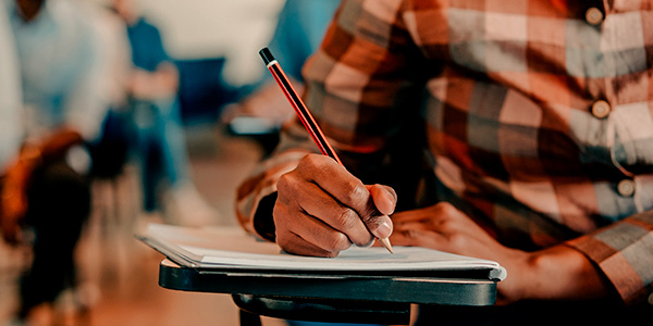 Estudante na universidade